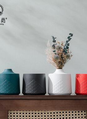 烟灰缸创意家用个性潮流客厅防飞灰带盖办公室ins风陶瓷烟缸花器