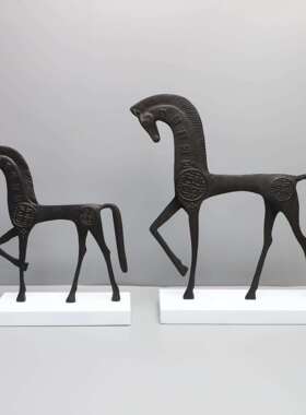 北欧金属铜钱马摆件样板房售楼部卧室书房客厅桌面电视柜玄关饰品