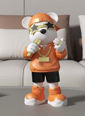 源头工厂酷比嘻哈熊唱歌桌面摆件电视柜酒柜玄关办公室新房伴手礼