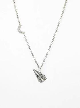 邦邦纸飞机“Fly me to the moon”项链复古做旧街头潮流时尚