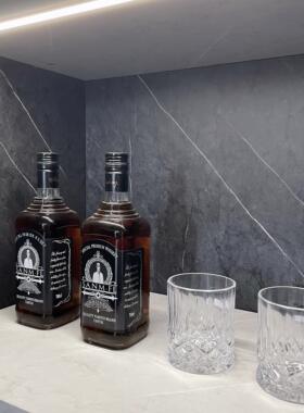 现代样板间酒柜简约软装家居饰品挂画 画酒具创意陶瓷摆饰组合ZH3