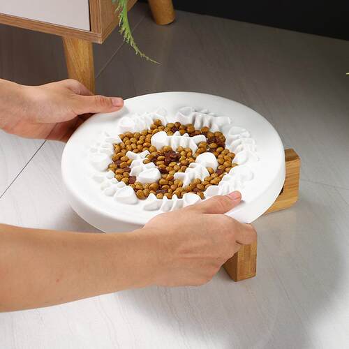 实木加高猫咪狗狗陶瓷防噎慢食碗护颈缓食器防滑防打翻小型犬狗盘 - 图2