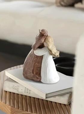 女孩马创意树脂摆人00物家居北代欧客厅房间装饰现高级抱装件饰品