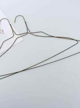 20英寸喷塑金色金属衣架喷塑衣架铁丝衣架干洗衣架现货