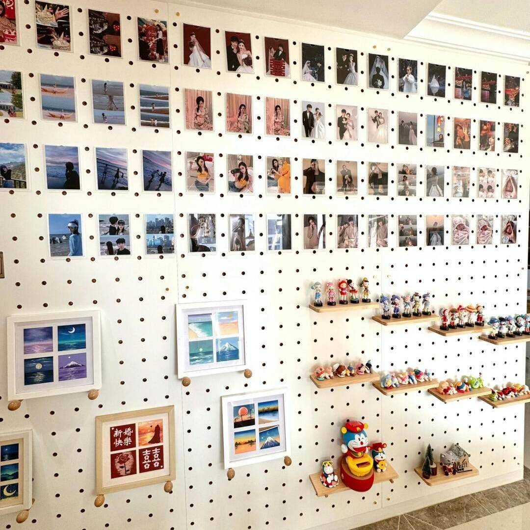 Entrance entrance creative photo wall solid wood hole board storage rack whole wall family portrait children's photo display rack