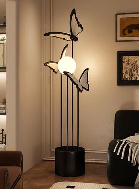 蝴蝶落地灯摆件创意中古风艺术沙发旁边客厅设计感高级家居装饰品