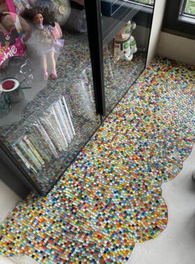 水泥地面遮丑神器马赛克水晶贴纸片墙面防潮瓷砖水泥地改造多色混
