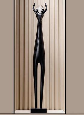 入户玄关壁龛摆件鹿细长竖高级感小众客厅电视柜软装饰抽象艺术品