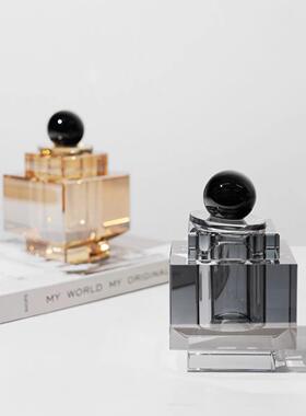 轻奢现代烟灰色水晶香薰瓶卧室梳妆台香薰水瓶样板间轻奢家居摆件