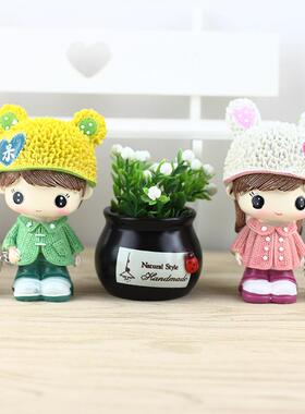 网红呆萌遛狗情侣公仔创意家居树脂装饰工艺品可爱汽车中控台摆件