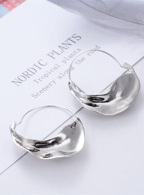 Irregular alloy flower basket earrings女人时尚耳环