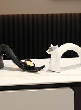 陶瓷猫咪摆件高级感抽象艺术对猫高档家居客厅轻奢现代软装饰结婚