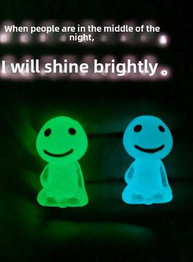 发光的黑暗精灵可爱和可爱的发光鬼动画创意装饰桌面小饰品小礼物