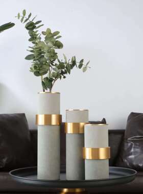 现代轻奢样板间玄关售楼处软装皮革花器客厅金属环皮质花插摆件