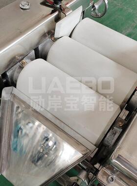 厂家直销 S150不锈钢陶瓷三辊研磨机 膏体研磨机 化妆品研磨机