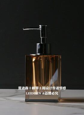 轻奢现代样板房洗手间浴缸旁水晶洗手液瓶香薰收纳托 托盘组合摆