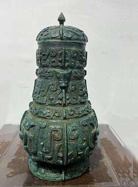 商代仿古青铜器摆件妇好壶容酒器兽面纹鸟纹贯耳壶中式古玩收藏