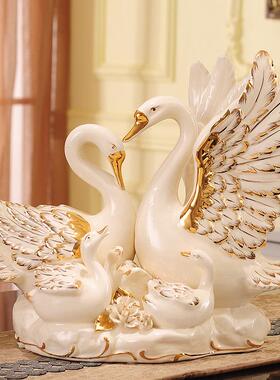 陶瓷创意家居酒柜客厅电视柜装饰品天鹅摆件新婚结婚礼物送新人