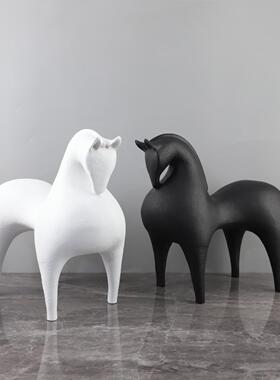现代简约抽象树脂唐马动物雕艺术装摆件家客1839厅玄塑关电视柜居