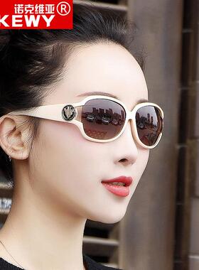 太阳眼镜女夏防晒抗UV2025年新款潮大脸显瘦开 车变色偏光墨镜