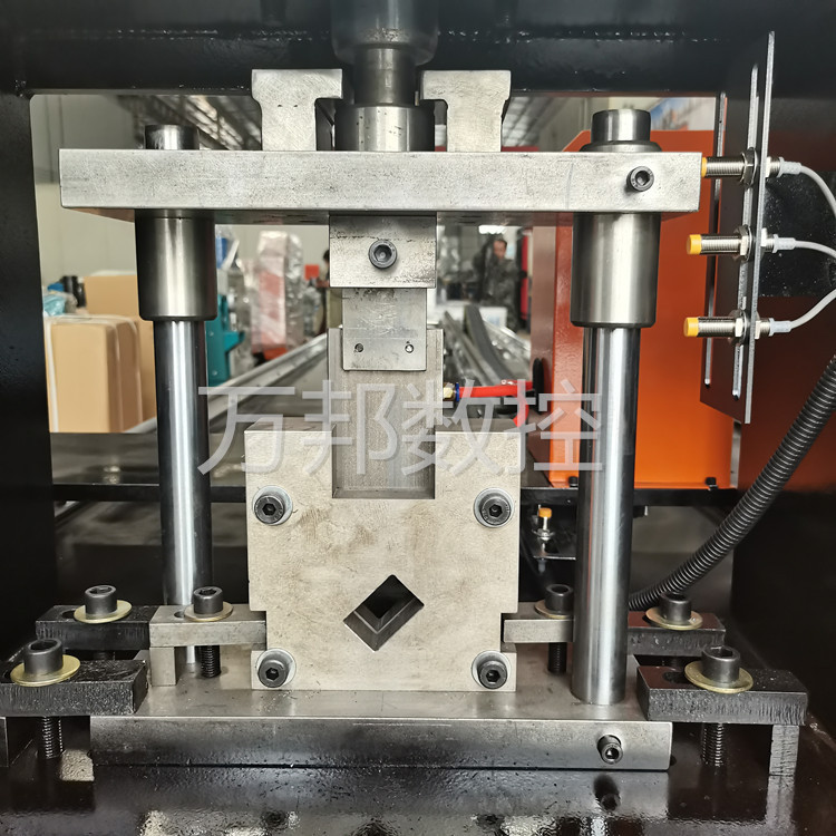 矩形方管数控下料 方管切断设备 爬架方管数控全自动冲孔机供应 - 图2