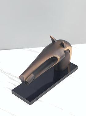 术2120现饰代简约抽象树脂马头艺装饰摆件客厅玄软关电视柜装家居