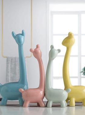 家居饰品陶瓷摆件三口之家鹿客厅电视柜工艺品装饰品摆设结婚链衡