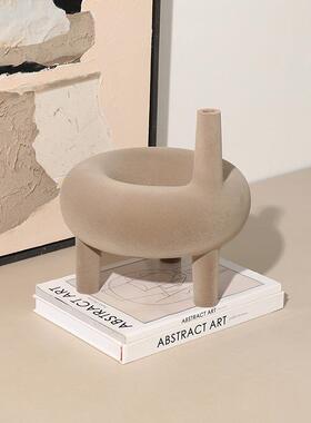 意式极简创意树脂植绒三足花瓶售楼处别墅客厅设计师桌面装饰摆件