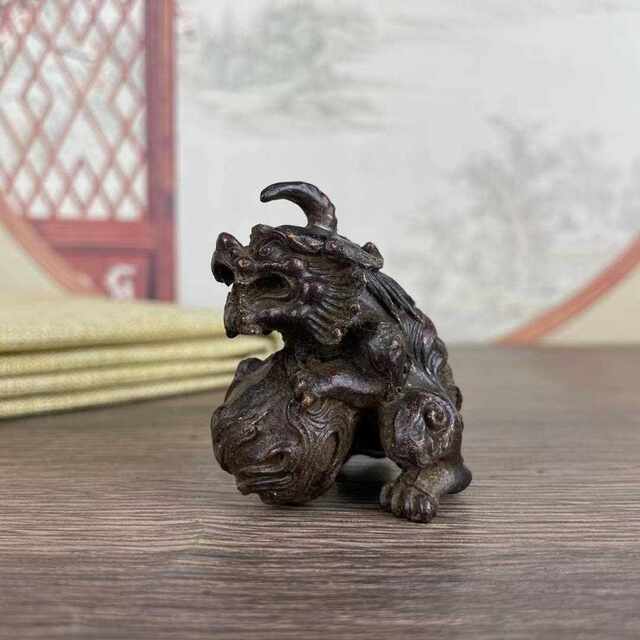 New direct selling antique miscellaneous collection ornaments alloy copper cast lion lion dance home desktop accessories retro patina