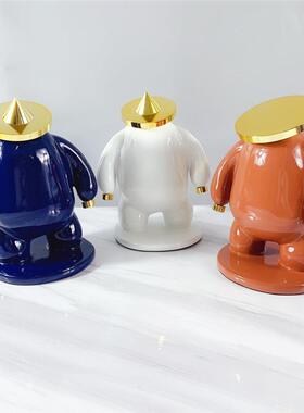 现代简约多色抽象人雕塑摆件样板房售楼处金属树脂软装饰品摆设