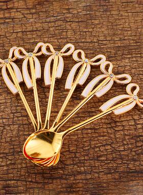 欧式天鹅咖啡勺子套装家用摆件时尚水果叉子可爱甜品创意勺子套装