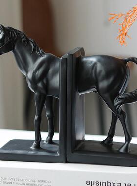 直销新款新中式复古艺术俊马书档摆件书房书柜书桌创意动物书靠样