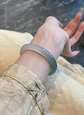 半山半水天然玛瑙玉髓手镯渐变翡翠镯子正圈玉镯新款闺蜜女友礼物