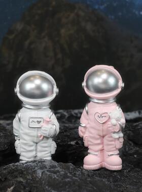 宇宙的浪漫小摆件宇航员太空人办公室客厅桌面装饰公仔树脂工艺品