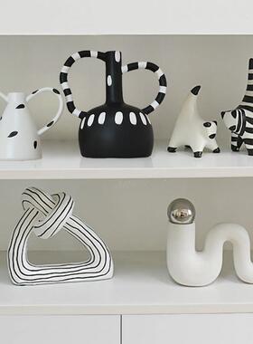 意式软装高级感客厅酒柜装饰摆饰轻奢高档书房样板房间小众艺术品