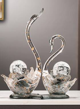 现代简约创意轻奢天鹅摆件酒柜电视柜客厅办公室装饰乔迁新婚礼物