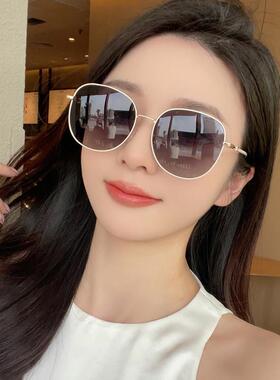 眼睛女士开车用偏光太阳镜2025新款高级感抗UV太阳眼镜女款显脸小