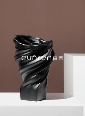 曲线螺旋花器北欧简约家居客厅样板房间酒店插花瓶树脂装饰品摆件