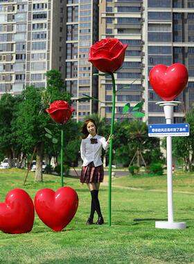 玻璃钢卡通熊猫爱心雕塑户外草坪景观小品景区商场幼儿园动物摆件