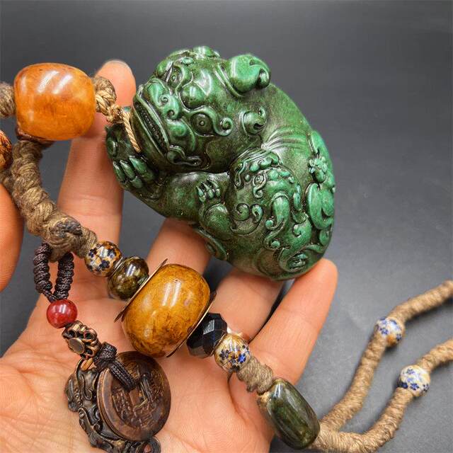 Antiques and miscellaneous antiques, patina, imitation turquoise, Pixiu handles, many wealth and treasures, mother-in-law, old objects, handicrafts