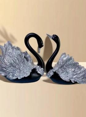 2025新款玄关摆件氛围感摆件小号轻奢客厅情侣天鹅高级感家居酒柜