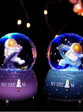 炫酷发光异时空太空人宇航员水晶球音乐盒家居桌面摆件卧室装饰品