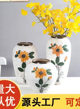 北欧手绘向日葵陶瓷花瓶摆件白色抽象花瓶客厅饰品插干花花器家居