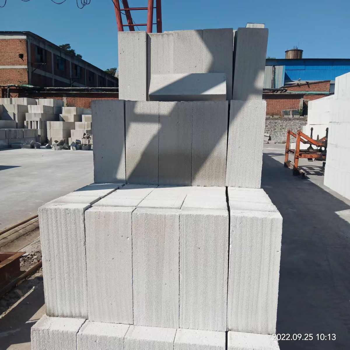 厂家现货大量供应蒸压轻质自保温砂加气块（A A C砌块）量大优惠 - 图2