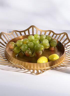 现代轻奢金属镂空花边水果盘零食糕点果盆设计师艺术创意收纳摆件