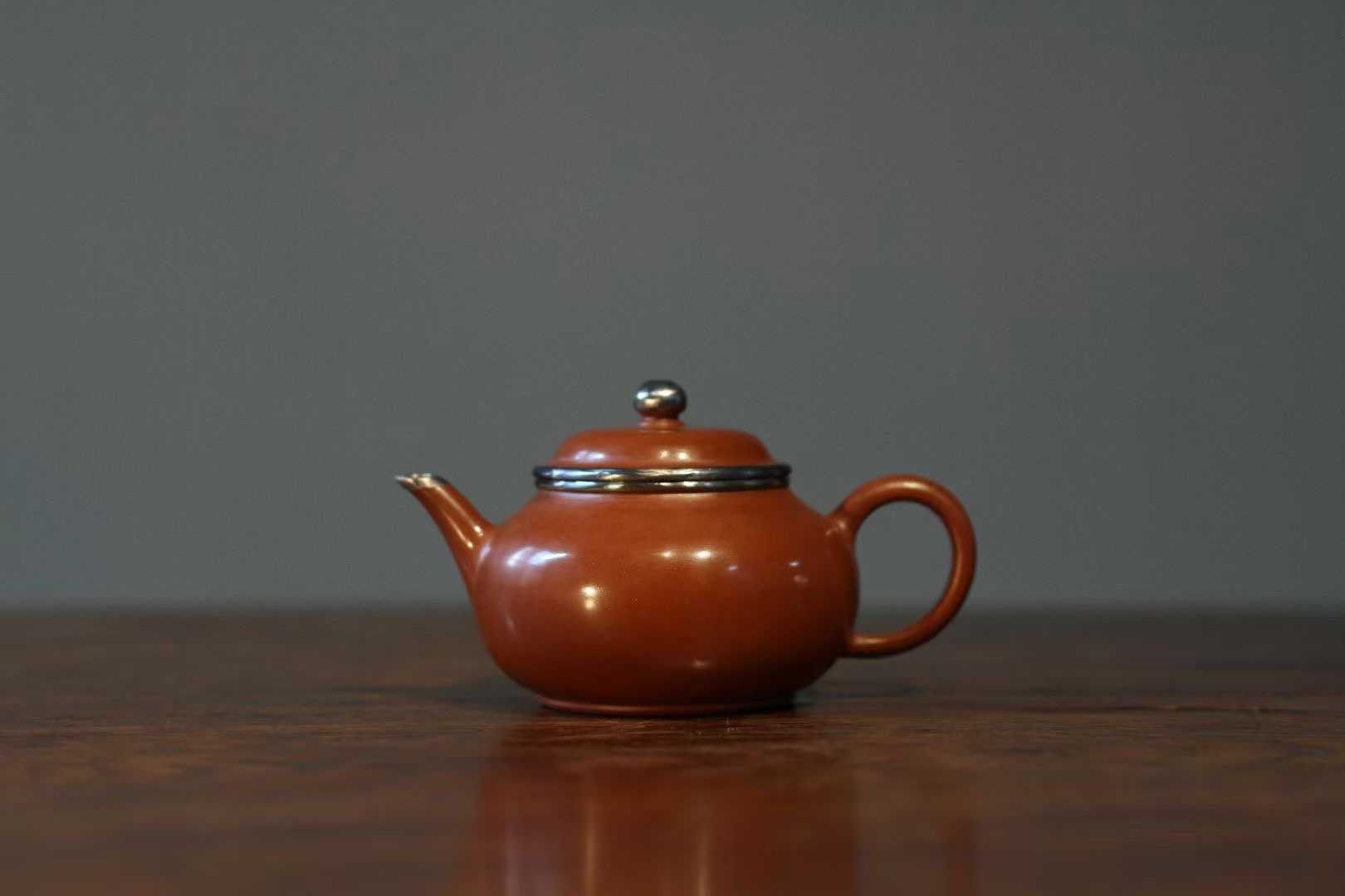 待望の再入荷! 煎茶道具 貢局款 水磨包金老紫泥 梨形茶壺 紫砂朱泥急須