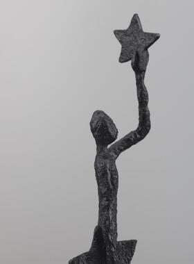 现代简店约抽象几何铸铁1176人物雕塑摆玄件关客厅酒房样板家居装