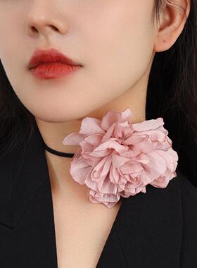 Fresh and sweet necklace velvet flower necklace creative pop