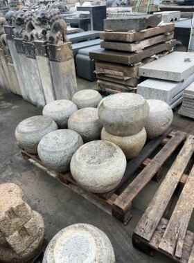 石墩子老石墩青石墩老青石太湖石木柱柱墩底座柱基石摆件