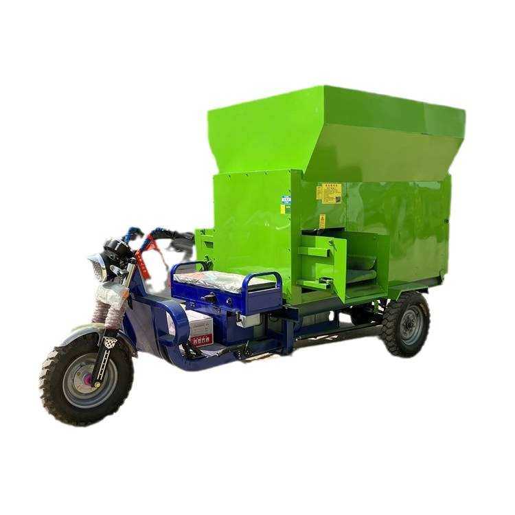 5立方柴油撒料车 养牛场喂料撒草车 草料粉碎搅拌撒料一体机,淘宝优惠券,粉丝福利购,淘宝优惠卷